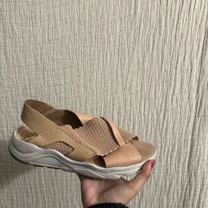 Nike Wmns Air Huarache Ultra Sandal in the 'Vachetta Tan' 
Sz 9